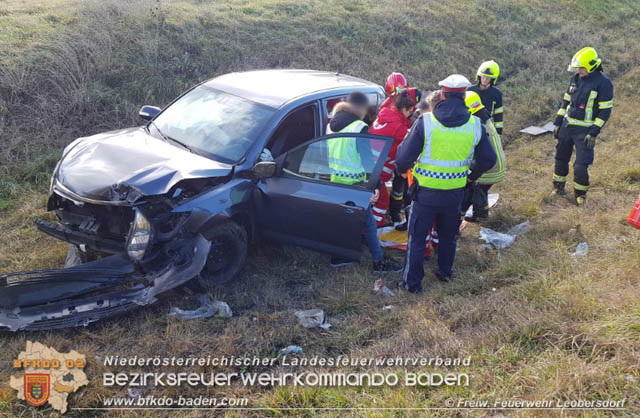 20191225 Verkehrsunfall auf der A2 zwischen Bad Vöslau und Baden Foto: © Martin Pock FF Leobersdorf 20191225 Verkehrsunfall auf der A2 zwischen Bad Vöslau und Baden Foto: © Martin Pock FF Leobersdorf