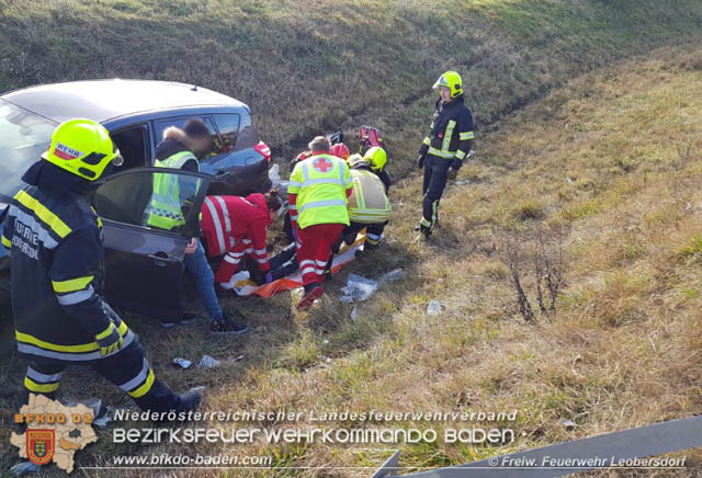 20191225 Verkehrsunfall auf der A2 zwischen Bad Vöslau und Baden Foto: © Martin Pock FF Leobersdorf 20191225 Verkehrsunfall auf der A2 zwischen Bad Vöslau und Baden Foto: © Martin Pock FF Leobersdorf