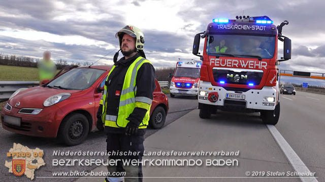 20191225 Verkehrsunfall auf der A2 zwischen Knoten Guntramsdorf und Ausfahrt IZ NÖ Süd  Foto: © Stefan Schneider