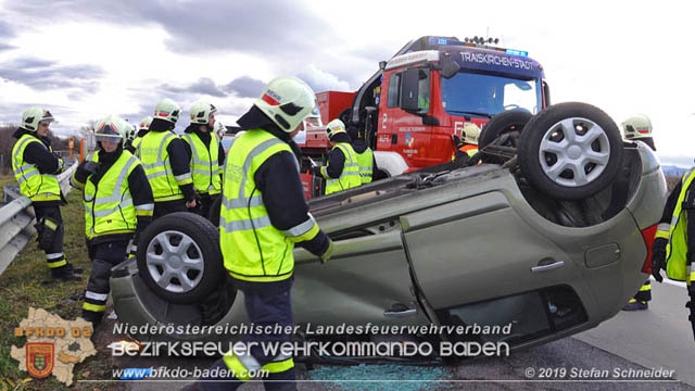 20191225 Verkehrsunfall auf der A2 zwischen Knoten Guntramsdorf und Ausfahrt IZ NÖ Süd  Foto: © Stefan Schneider