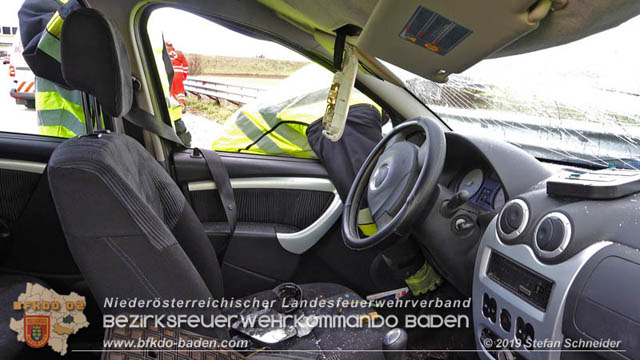 20191225 Verkehrsunfall auf der A2 zwischen Knoten Guntramsdorf und Ausfahrt IZ NÖ Süd  Foto: © Stefan Schneider