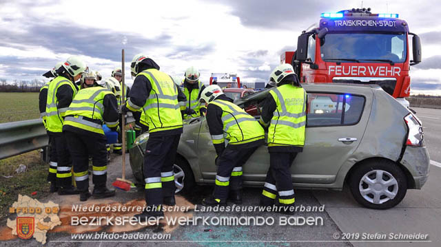 20191225 Verkehrsunfall auf der A2 zwischen Knoten Guntramsdorf und Ausfahrt IZ NÖ Süd  Foto: © Stefan Schneider