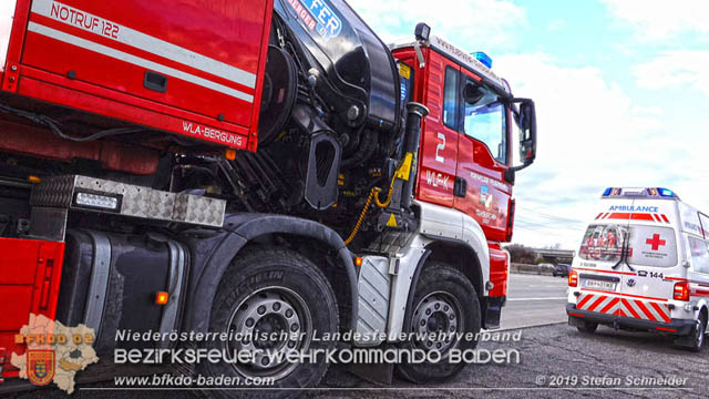 20191225 Verkehrsunfall auf der A2 zwischen Knoten Guntramsdorf und Ausfahrt IZ NÖ Süd  Foto: © Stefan Schneider