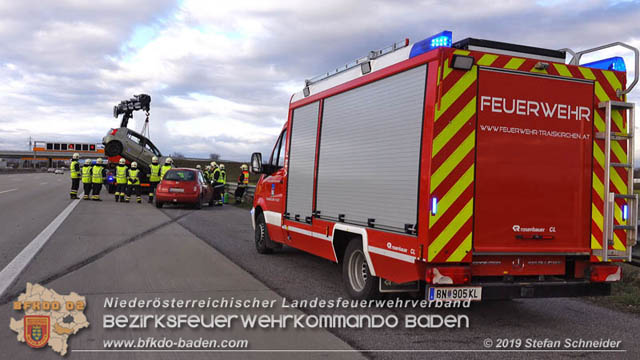20191225 Verkehrsunfall auf der A2 zwischen Knoten Guntramsdorf und Ausfahrt IZ NÖ Süd  Foto: © Stefan Schneider