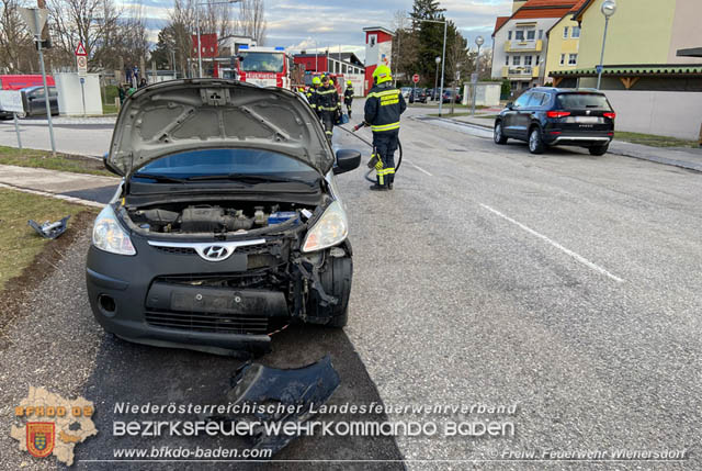 20191225 Verkehrsunfall direkt dem Wienersdorfer Feuerwehrhaus Fotos: © Bernhard Rzidky Freiwillige Feuerwehr Wienersdorf 20191225 Verkehrsunfall direkt dem Wienersdorfer Feuerwehrhaus Fotos: © Bernhard Rzidky Freiwillige Feuerwehr Wienersdorf