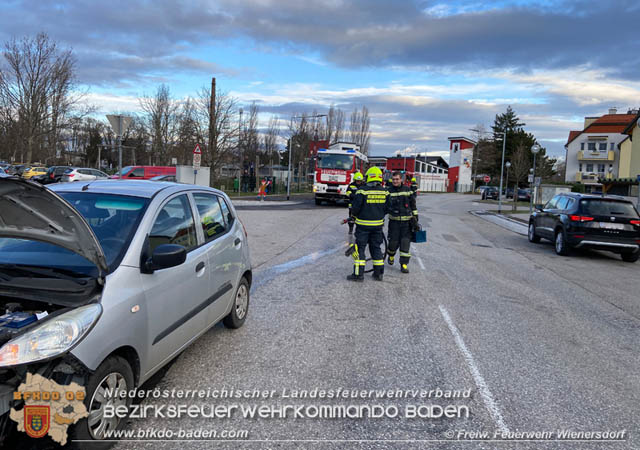 20191225 Verkehrsunfall direkt dem Wienersdorfer Feuerwehrhaus Fotos: © Bernhard Rzidky Freiwillige Feuerwehr Wienersdorf 20191225 Verkehrsunfall direkt dem Wienersdorfer Feuerwehrhaus Fotos: © Bernhard Rzidky Freiwillige Feuerwehr Wienersdorf