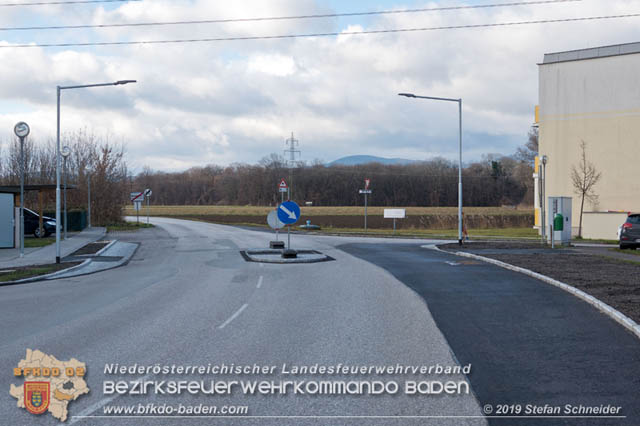 20191226 nach Verkehrsunfall direkt dem Wienersdorfer Feuerwehrhaus Fotos: © Stefan Schneider 20191226 nach Verkehrsunfall direkt dem Wienersdorfer Feuerwehrhaus Fotos: © Stefan Schneider