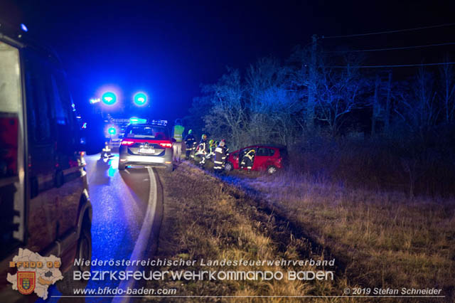 20191226 Verkehrsunfall auf der L157 Oeynhausen - Tattendorf Foto: © Stefan Schneider 20191226 Verkehrsunfall auf der L157 Oeynhausen - Tattendorf Foto: © Stefan Schneider