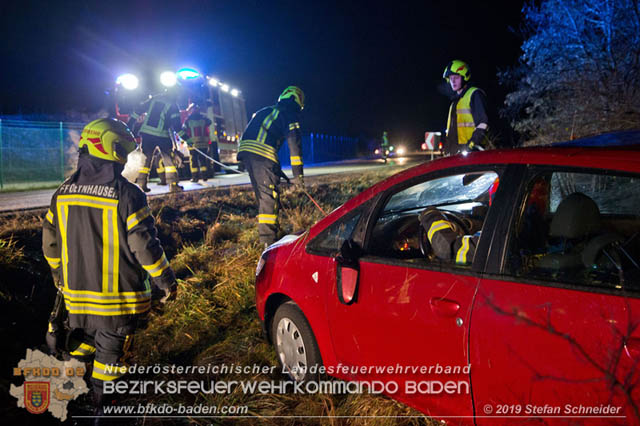 20191226 Verkehrsunfall auf der L157 Oeynhausen - Tattendorf Foto: © Stefan Schneider 20191226 Verkehrsunfall auf der L157 Oeynhausen - Tattendorf Foto: © Stefan Schneider