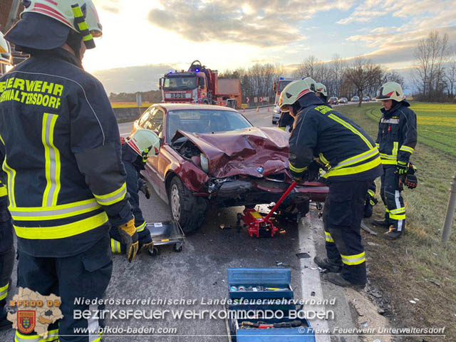 20191227 Verkehrsunfall zwischen Unterwaltersdorf und Reisenberg  Fotos: © Freiwillige Feuerwehr Unterwaltersdorf