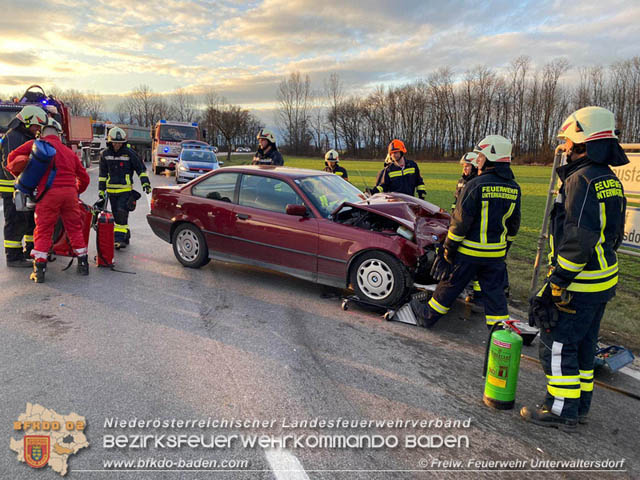 20191227 Verkehrsunfall zwischen Unterwaltersdorf und Reisenberg  Fotos: © Freiwillige Feuerwehr Unterwaltersdorf