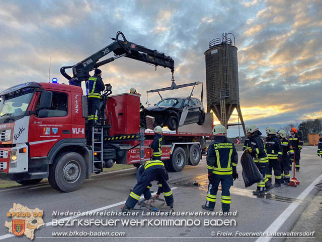 20191227 Verkehrsunfall zwischen Unterwaltersdorf und Reisenberg  Fotos: © Freiwillige Feuerwehr Unterwaltersdorf