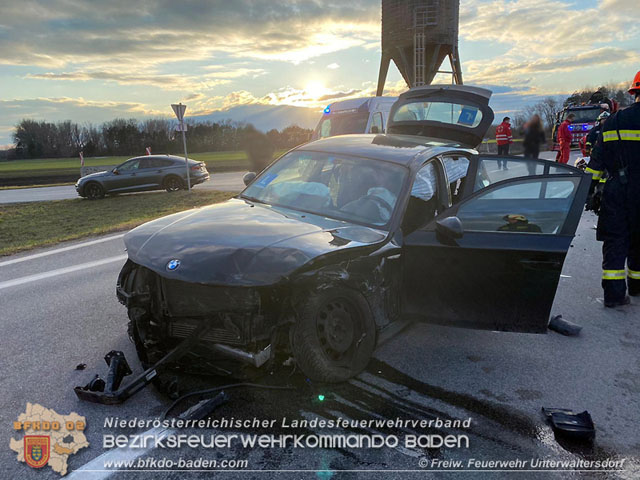 20191227 Verkehrsunfall zwischen Unterwaltersdorf und Reisenberg  Fotos: © Freiwillige Feuerwehr Unterwaltersdorf