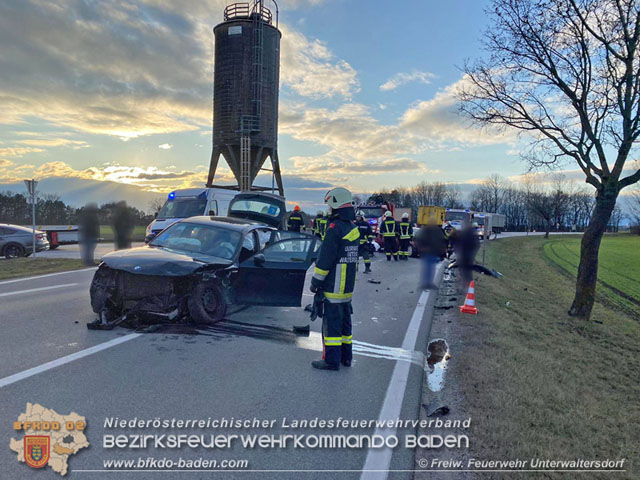 20191227 Verkehrsunfall zwischen Unterwaltersdorf und Reisenberg  Fotos: © Freiwillige Feuerwehr Unterwaltersdorf