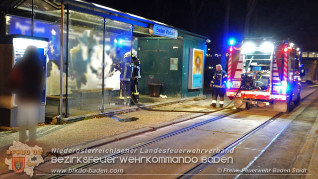 20200106 Holz-Sitzbank bei WLB Haltestelle Viadukt Baden in Brand gesetzt Foto: © Freiwillige Feuerwehr Baden-Stadt 20200106 Holz-Sitzbank bei WLB Haltestelle Viadukt Baden in Brand gesetzt Foto: © Freiwillige Feuerwehr Baden-Stadt