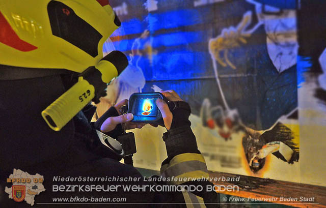 20200106 Holz-Sitzbank bei WLB Haltestelle Viadukt Baden in Brand gesetzt Foto: © Freiwillige Feuerwehr Baden-Stadt 20200106 Holz-Sitzbank bei WLB Haltestelle Viadukt Baden in Brand gesetzt Foto: © Freiwillige Feuerwehr Baden-Stadt