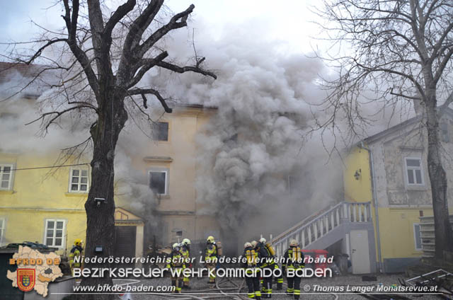 20200111 Brand eines alten Ebreichsdorfer Mehrparteienwohnhaus Fotos: © Thomas Lenger Monatsrevue.at 20200111 Brand eines alten Ebreichsdorfer Mehrparteienwohnhaus Fotos: © Thomas Lenger Monatsrevue.at