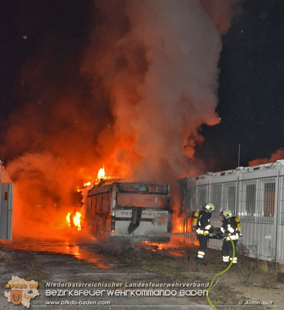 20200112 Brand am ehemaligen Firmengelände Petersen in Traiskirchen Möllersdorf   Fotos: © Anton Judt