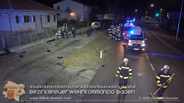 20200123 Spektakulärer Verkehrsunfall im Sooßer Ortsgebiet  Foto: © Stefan Schneider