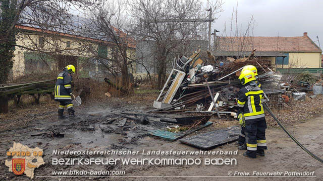 20200204 Strumtief "Petra" - Illegales Verbrennen von Sperrmuell in Pottendorf  Foto: FF Pottendorf