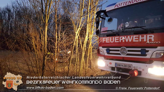 20200209 Verkehrsunfall auf der LB60 bei Pottendorf Foto: © Freiwillige Feuerwehr Pottendorf 20200209 Verkehrsunfall auf der LB60 bei Pottendorf Foto: © Freiwillige Feuerwehr Pottendorf