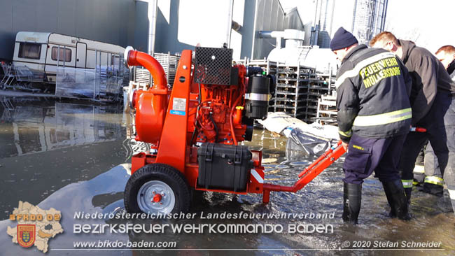20200217-22 Mehrtägige Pumparbeiten nach Bruch ener 150er Hauptwasserleitung in Möllersdorf  Foto: © Stefan Schneider
