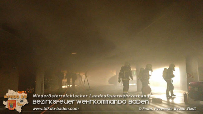 20200304 Fahrzeugbrand in Badener Parkdeck Zentrum Süd Foto: © FF Baden-Stadt / Stefan Schneider 20200304 Fahrzeugbrand in Badener Parkdeck Zentrum Süd Foto: © FF Baden-Stadt / Stefan Schneider