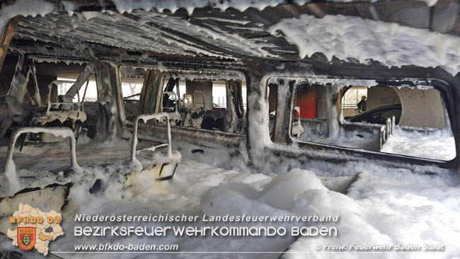 20200304 Fahrzeugbrand in Badener Parkdeck Zentrum Süd Foto: © FF Baden-Stadt / Stefan Schneider 20200304 Fahrzeugbrand in Badener Parkdeck Zentrum Süd Foto: © FF Baden-Stadt / Stefan Schneider