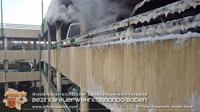 20200304 Fahrzeugbrand in Badener Parkdeck Zentrum Süd Foto: © FF Baden-Stadt / Stefan Schneider 20200304 Fahrzeugbrand in Badener Parkdeck Zentrum Süd Foto: © FF Baden-Stadt / Stefan Schneider