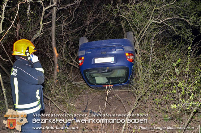 20200319 Fahrzeugüberschlag auf der L4049 zwischen Unterwaltersdorf und Wampersdorf  Foto: © Thomas Lenger Monatsrevue.at