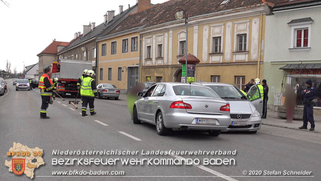 20200322 Verkehrsunfall mit 4 beschädigten Fahrzeugen in Traiskirchen  Foto: © Stefan Schneider