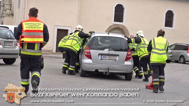 20200322 Verkehrsunfall mit 4 beschädigten Fahrzeugen in Traiskirchen  Foto: © Stefan Schneider