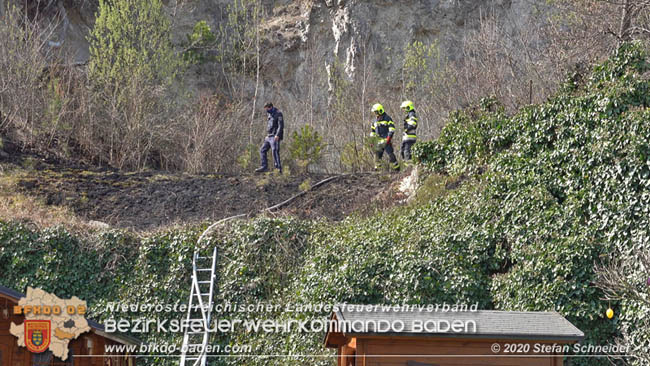 20200403 Waldbrand in Pottenstein Foto: © Stefan Schneider BFK BADEN 20200403 Waldbrand in Pottenstein Foto: © Stefan Schneider BFK BADEN