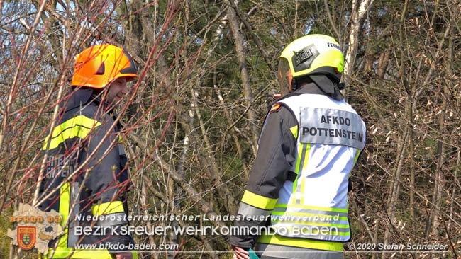 20200403 Waldbrand in Pottenstein Foto: © Stefan Schneider BFK BADEN 20200403 Waldbrand in Pottenstein Foto: © Stefan Schneider BFK BADEN
