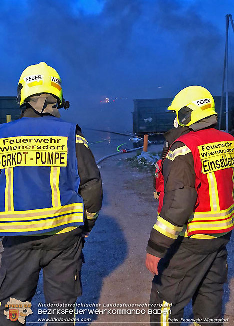 20200417 4-stündiger Löscheinsatz auf einem Wienersdorfer Firmengelände  Foto: © Freiwillige Feuerwehr Wienersdorf