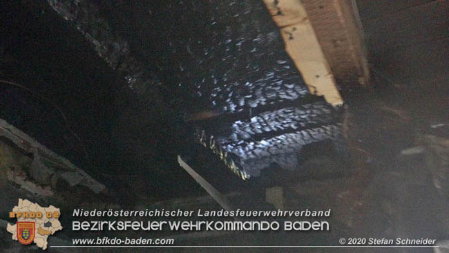 20200422 Brand in einem Nebengeäude in Traiskirchen  Foto: © Stefan Schneider BFK
