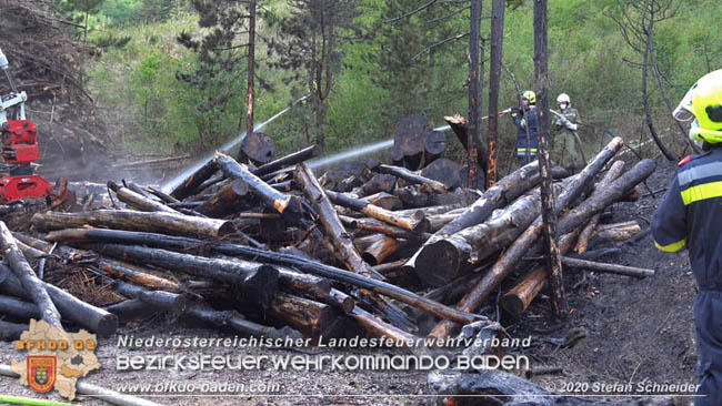20200422 Waldbrand im Bereich Bezirksgrenze Wopfing (WN) und Alkersdorf (BN)  Foto: © Stefan Schneider BFK Baden