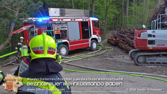 20200422 Waldbrand im Bereich Bezirksgrenze Wopfing (WN) und Alkersdorf (BN)  Foto: © Stefan Schneider BFK Baden