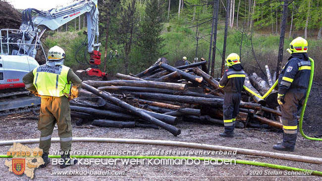 20200422 Waldbrand im Bereich Bezirksgrenze Wopfing (WN) und Alkersdorf (BN)  Foto: © Stefan Schneider BFK Baden