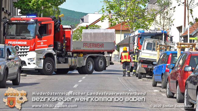 20200428 Verkehrsunfall in Baden Vöslauerstraße Foto: © Stefan Schneider BFK Baden 20200428 Verkehrsunfall in Baden Vöslauerstraße Foto: © Stefan Schneider BFK Baden
