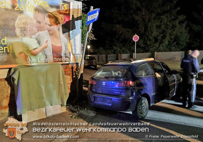 20200521 Verkehrsunfall mit Menschenrettung im Ortsgebiet von Enzesfeld-Lindabrunn  Foto: © Freiwillige Feuerwehr Enzesfeld