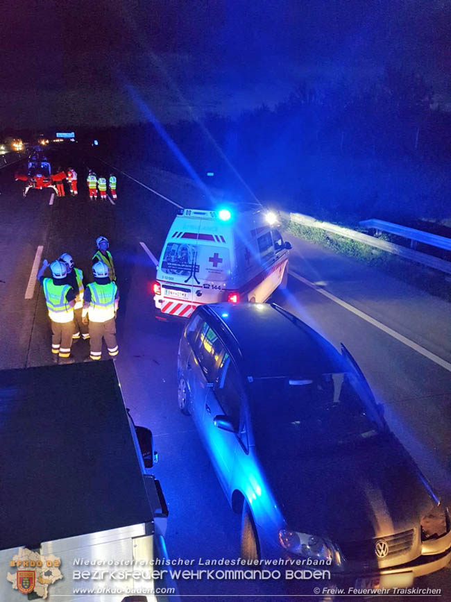 20200522 Verkehrsunfall auf der A2 zwischen Traiskirchen und Baden  Foto: © Freiwillige Feuerwehr Traiskirchen-Stadt