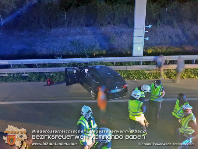 20200522 Verkehrsunfall auf der A2 zwischen Traiskirchen und Baden  Foto: © Freiwillige Feuerwehr Traiskirchen-Stadt