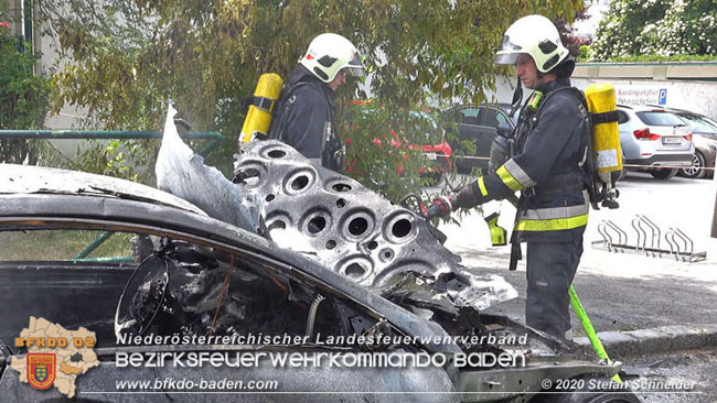 20200522 Luxus Fahrzeug steht im Stadtzentrum Traiskirchen in Vollbrand  Foto: © Stefan Schneider