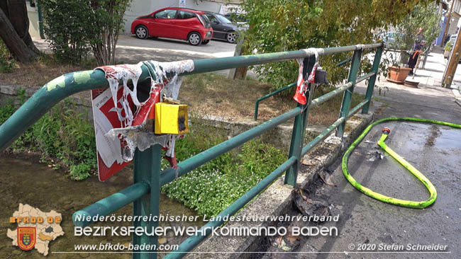 20200522 Luxus Fahrzeug steht im Stadtzentrum Traiskirchen in Vollbrand  Foto: © Stefan Schneider