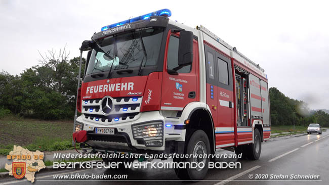 2020531 Verkehrsunfall in Tribuswinkel Oberwaltersdorferstraße   Foto: ©  Stefan Schneider