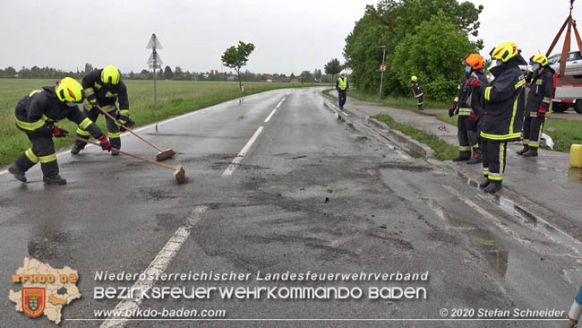 2020531 Verkehrsunfall in Tribuswinkel Oberwaltersdorferstraße   Foto: ©  Stefan Schneider