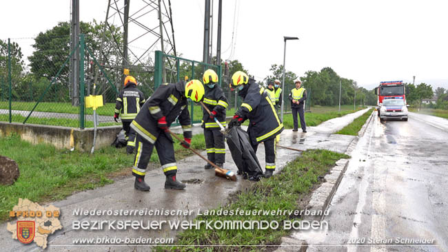 2020531 Verkehrsunfall in Tribuswinkel Oberwaltersdorferstraße   Foto: ©  Stefan Schneider
