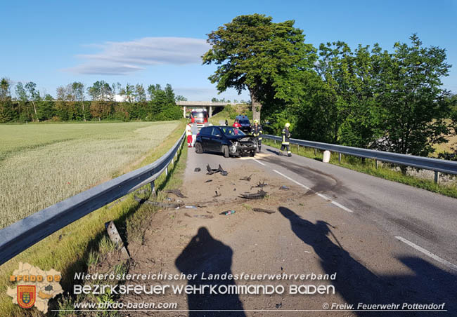 20200602 Verkehrsunfall auf der L4047 Foto: © Freiwillige Feuerwehr Pottendorf 20200602 Verkehrsunfall auf der L4047 Foto: © Freiwillige Feuerwehr Pottendorf