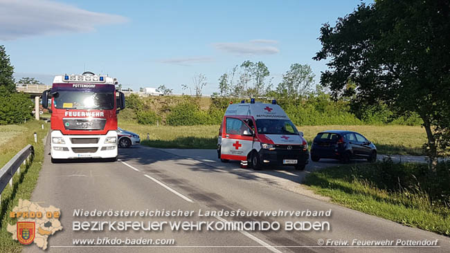 20200602 Verkehrsunfall auf der L4047  Foto: © Freiwillige Feuerwehr Pottendorf